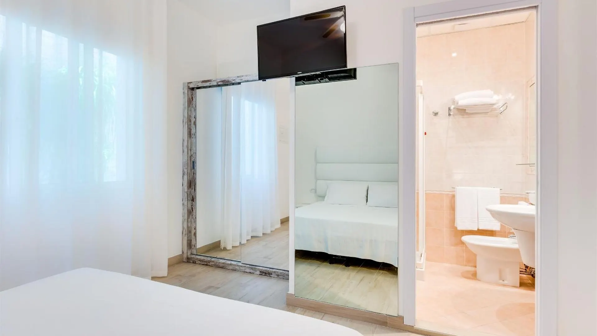 Hotel Bellariva Lido di Jesolo 3*,